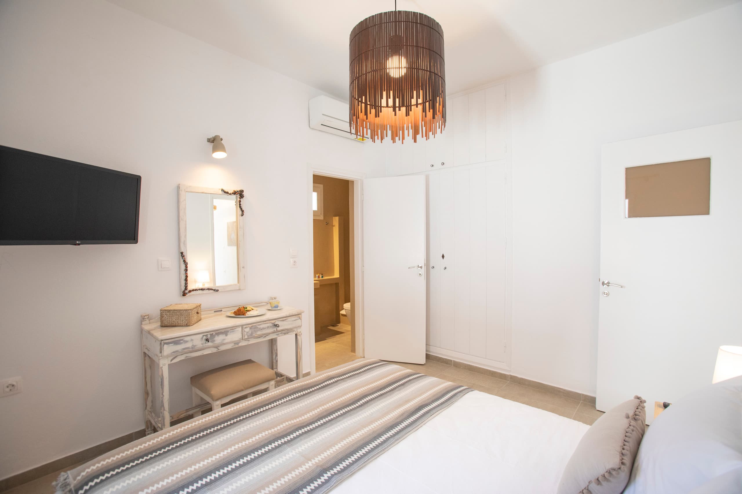 Endless BLUE BeachFront+Terrace+Jacuzzi+Parking 19