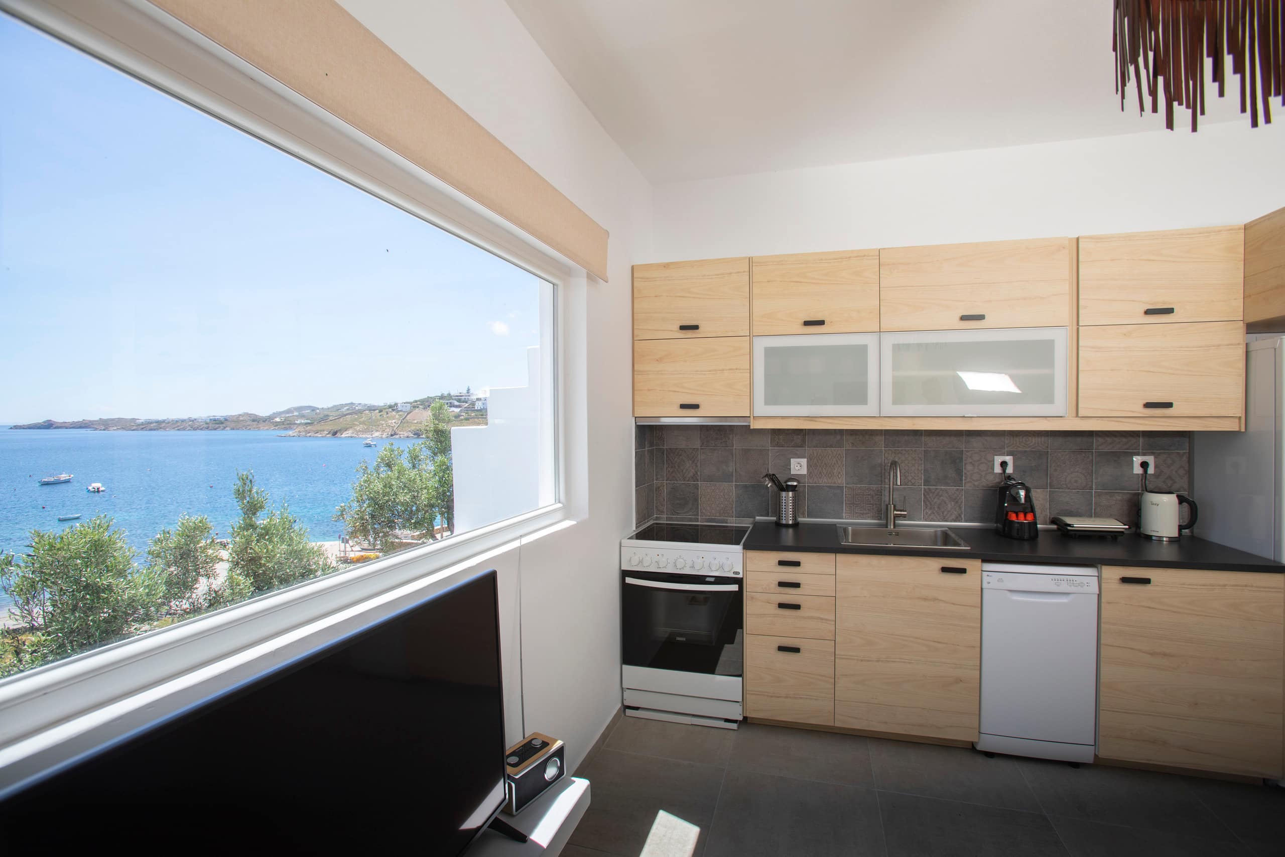 Endless BLUE BeachFront+Terrace+Jacuzzi+Parking 15