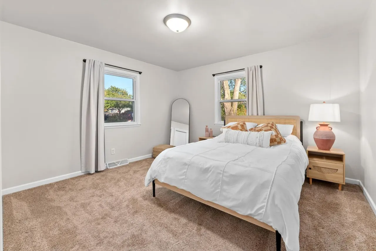 38th Street Retreat Close to Central Sioux Falls 10