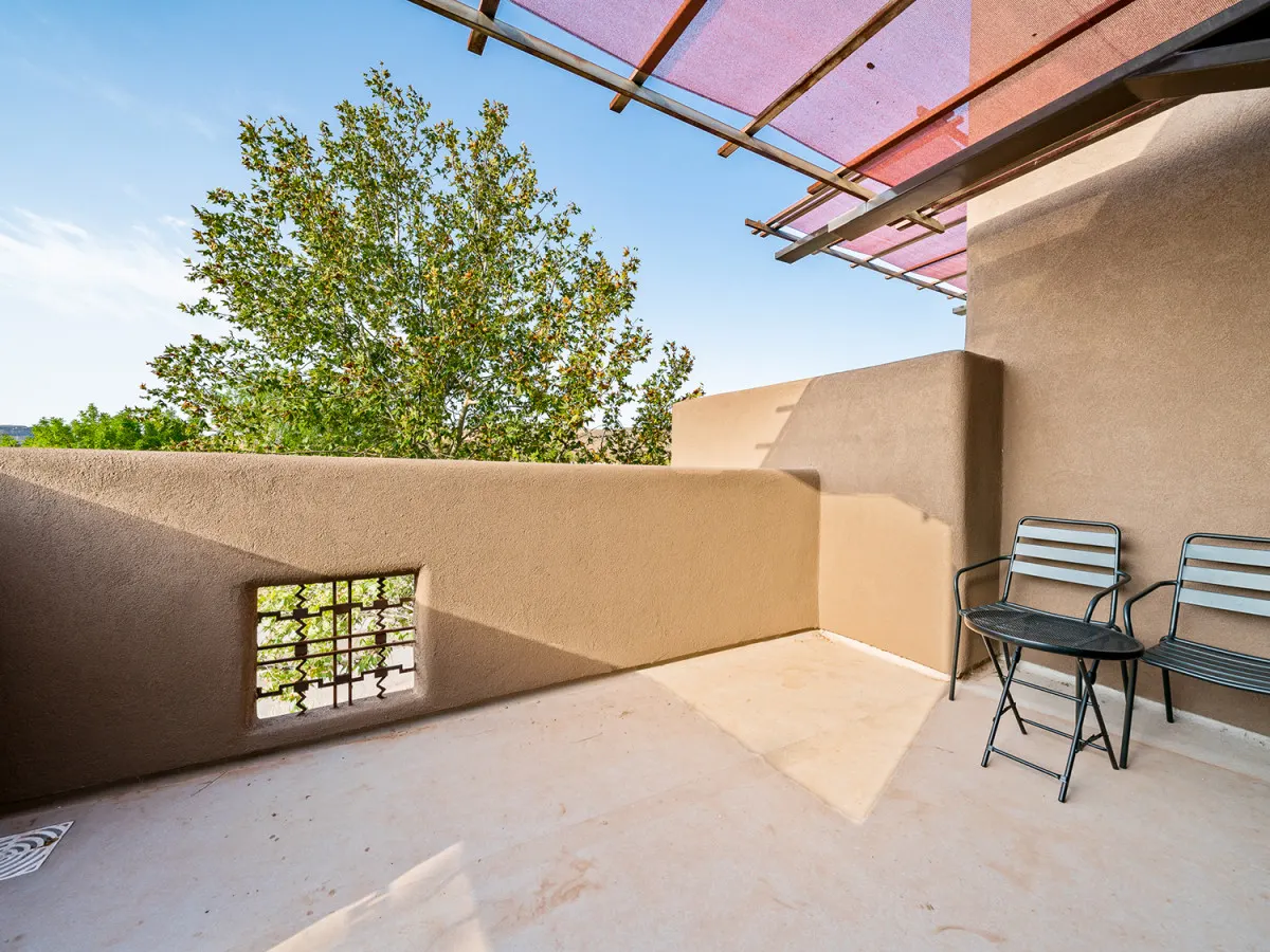 The Sunrise Suite 10