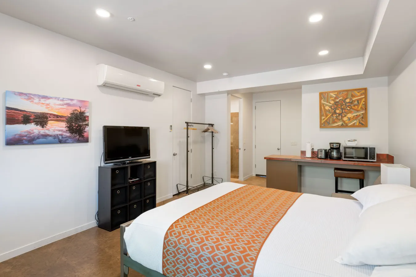 The Sunrise Suite 19