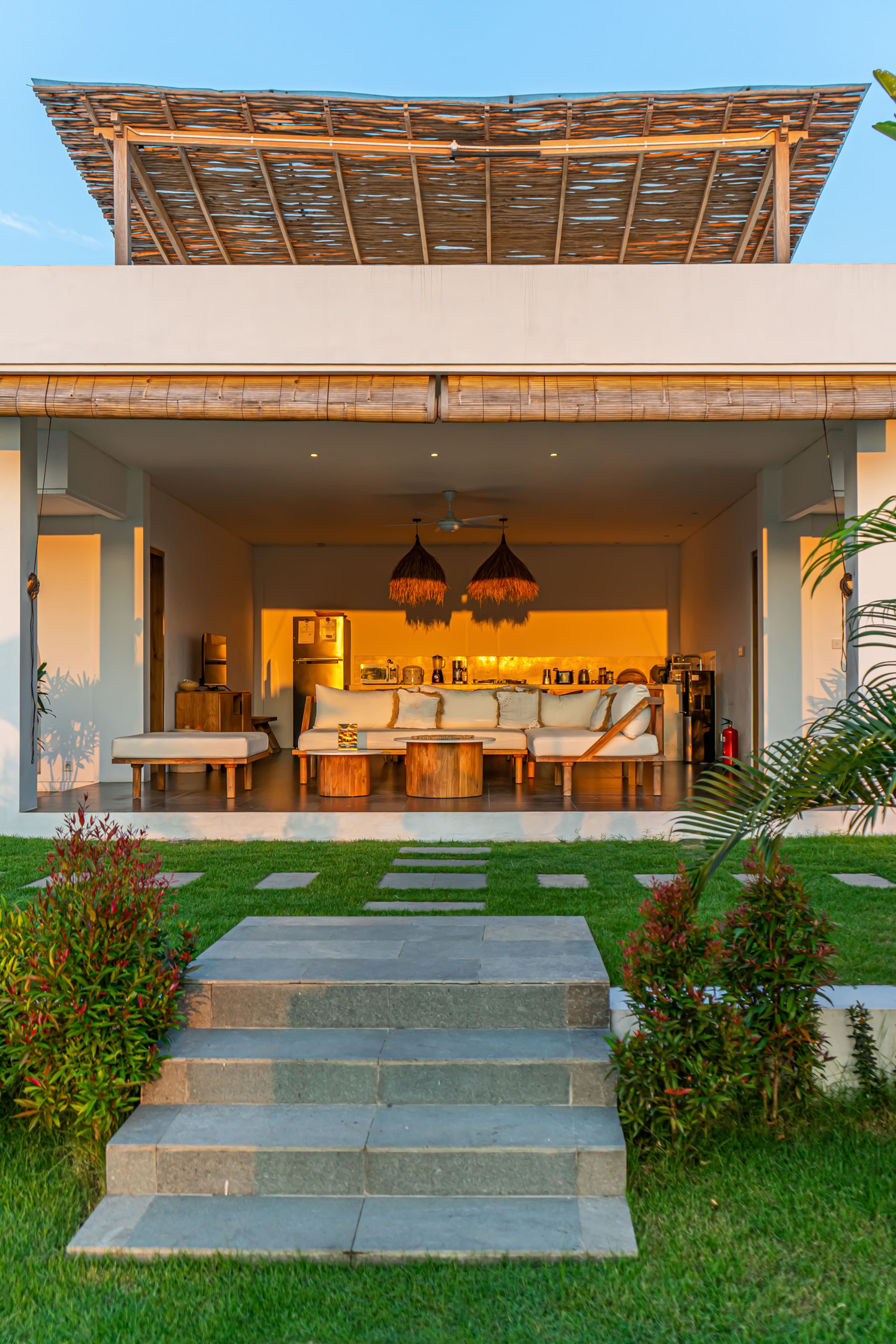 Villa Zango – Scenic Field View 4BR Villa in Ubud — photo 4
