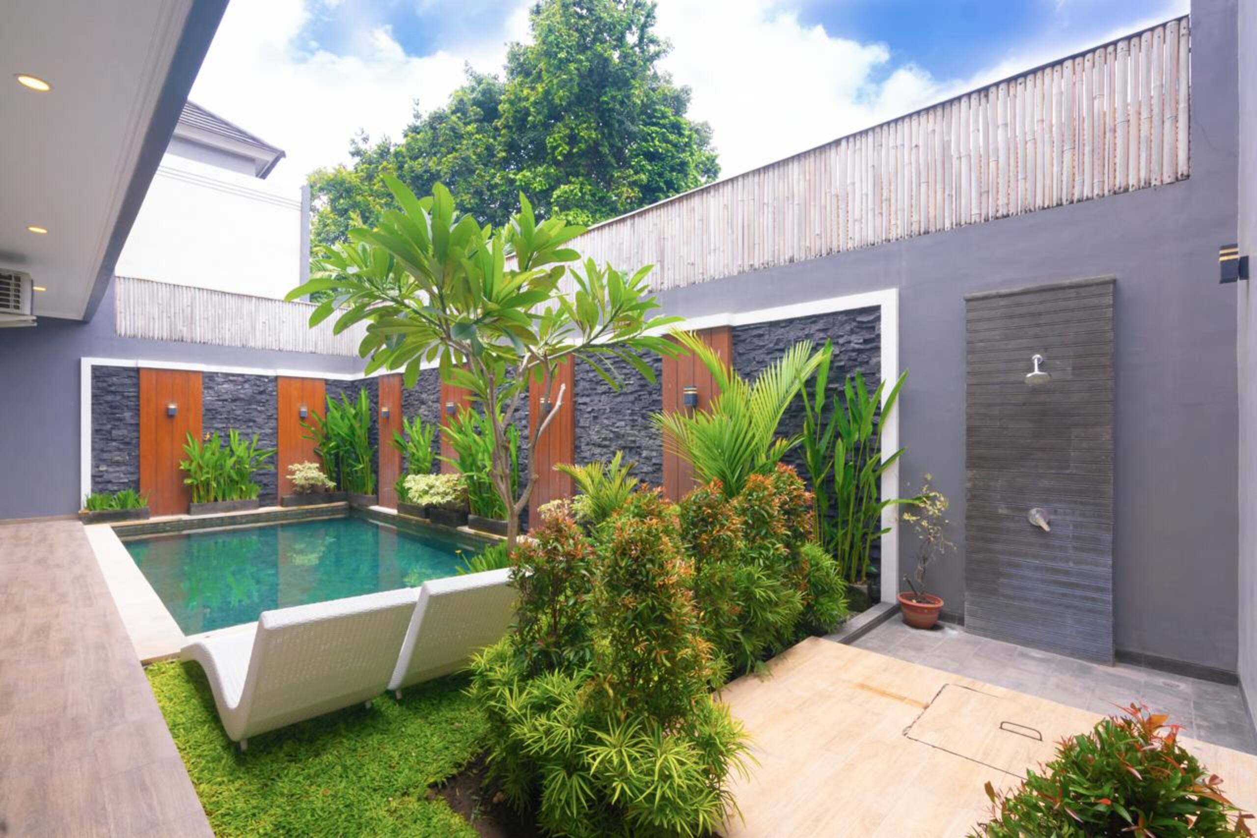 3BR Private Modern Villa in Canggu 8