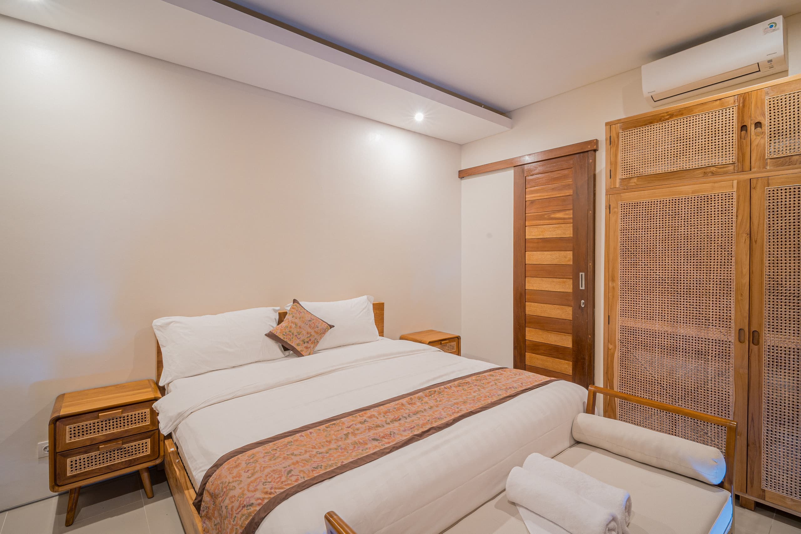 Spacious 3BR Private Pool Villa 28