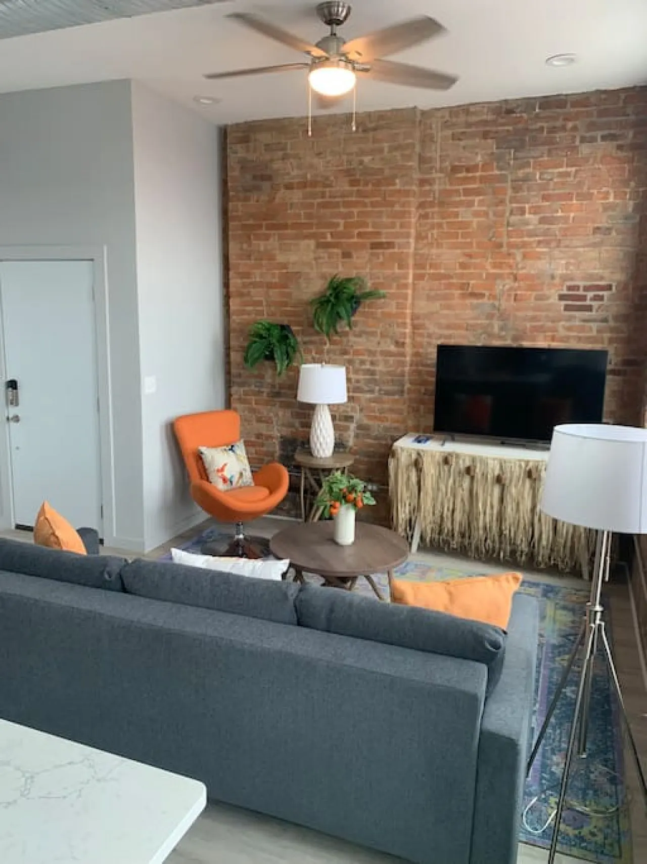Zango: Explore OTR/Downtown from a Renovated Condo 10