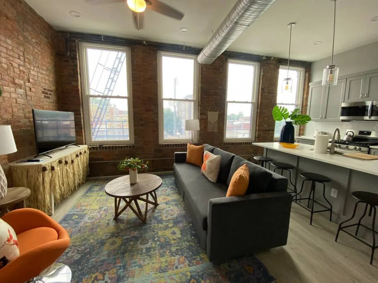 Zango: Explore OTR/Downtown from a Renovated Condo 12