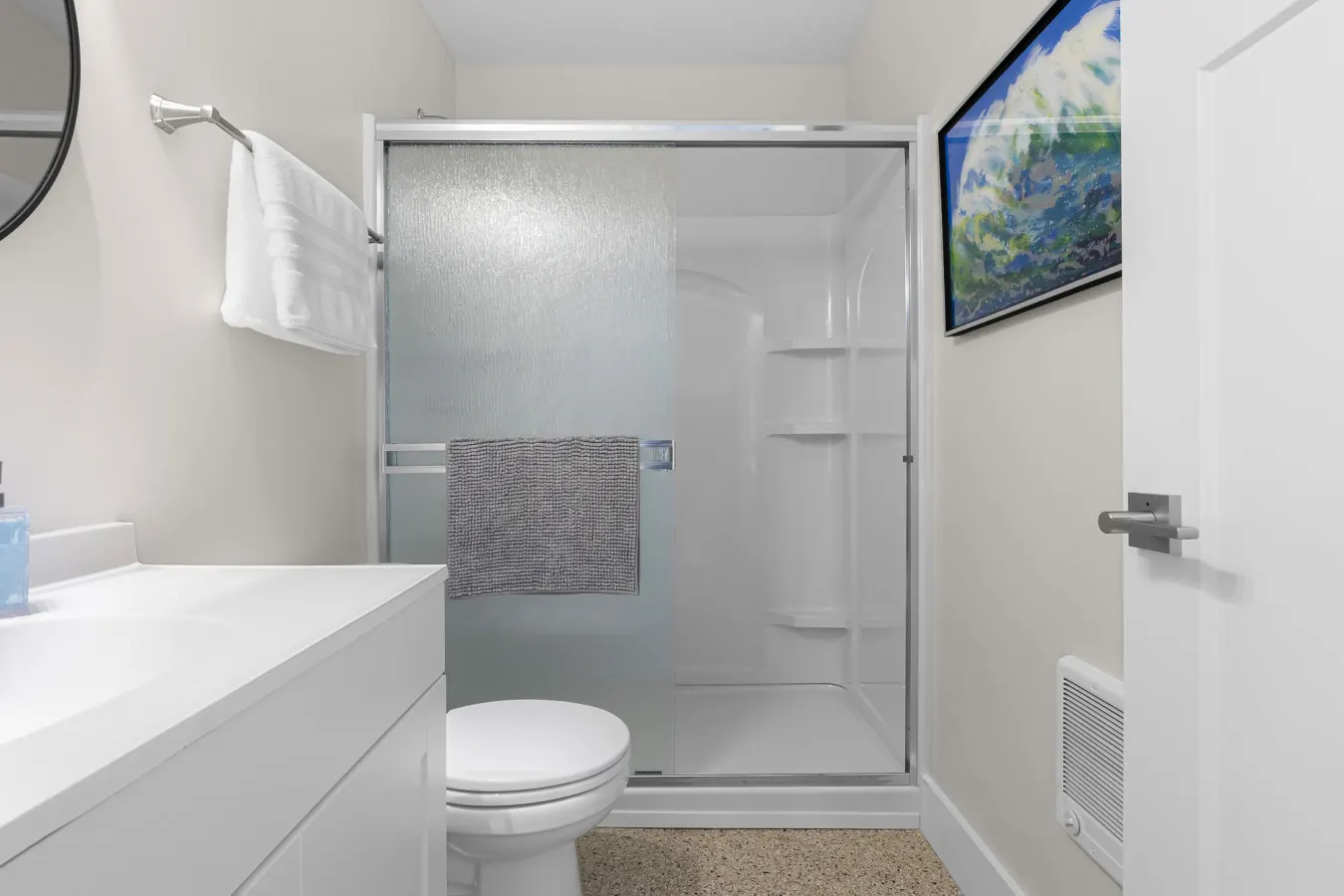 Upscale Downtown Studio w/ Private Patio, Full Kitchen, No Stairs 6