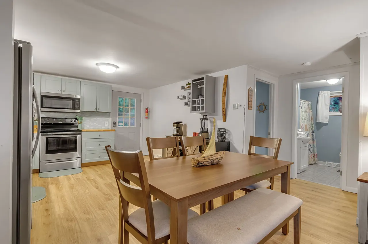 The Lakefront Coastal Cottage at Seneca Lake 10