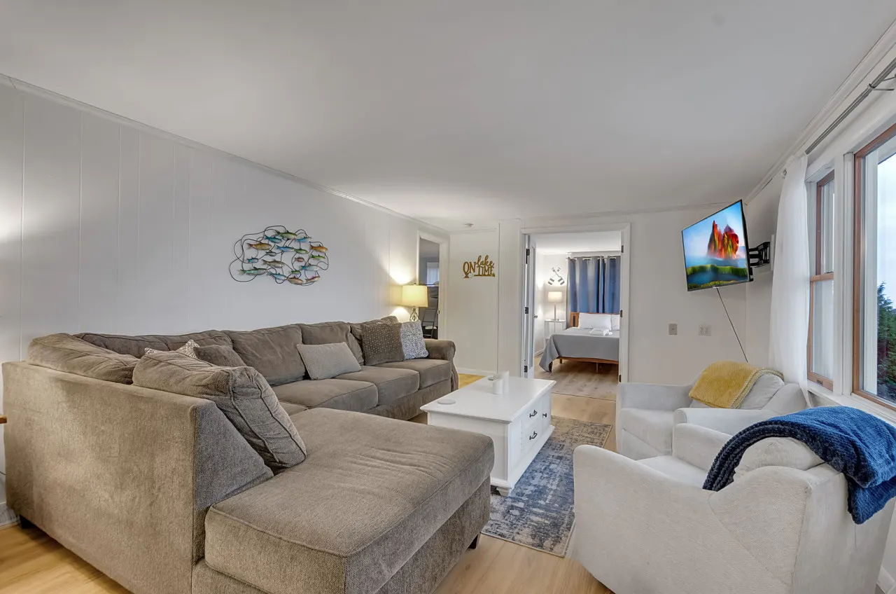 The Lakefront Coastal Cottage at Seneca Lake 11