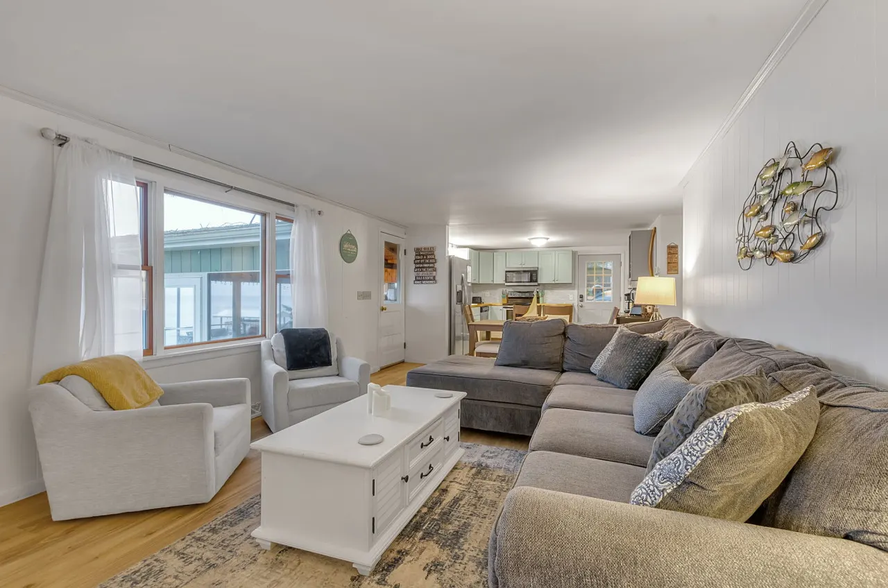 The Lakefront Coastal Cottage at Seneca Lake 13