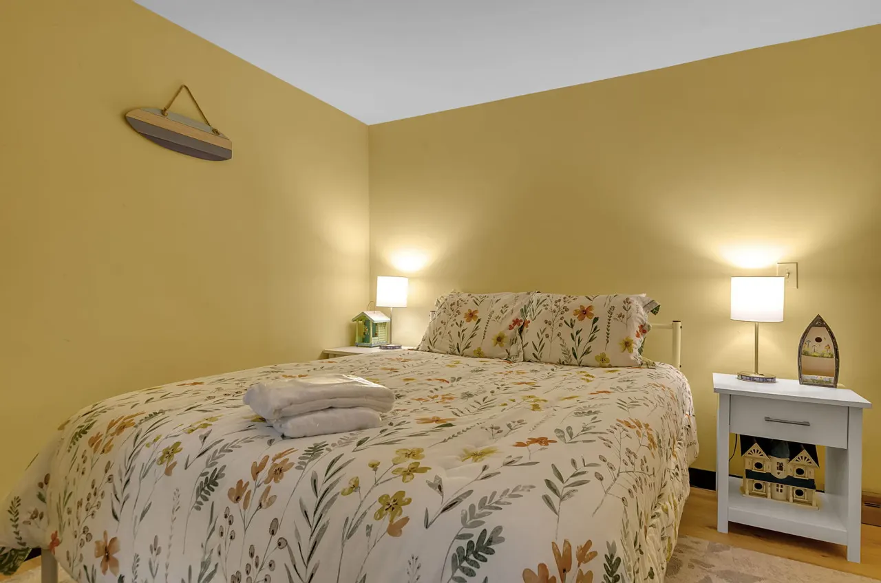 The Lakefront Coastal Cottage at Seneca Lake 19