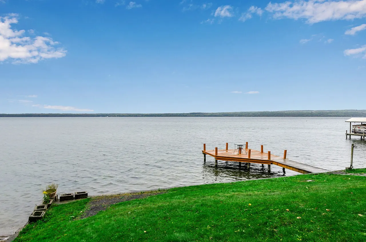 The Lakefront Coastal Cottage at Seneca Lake 6
