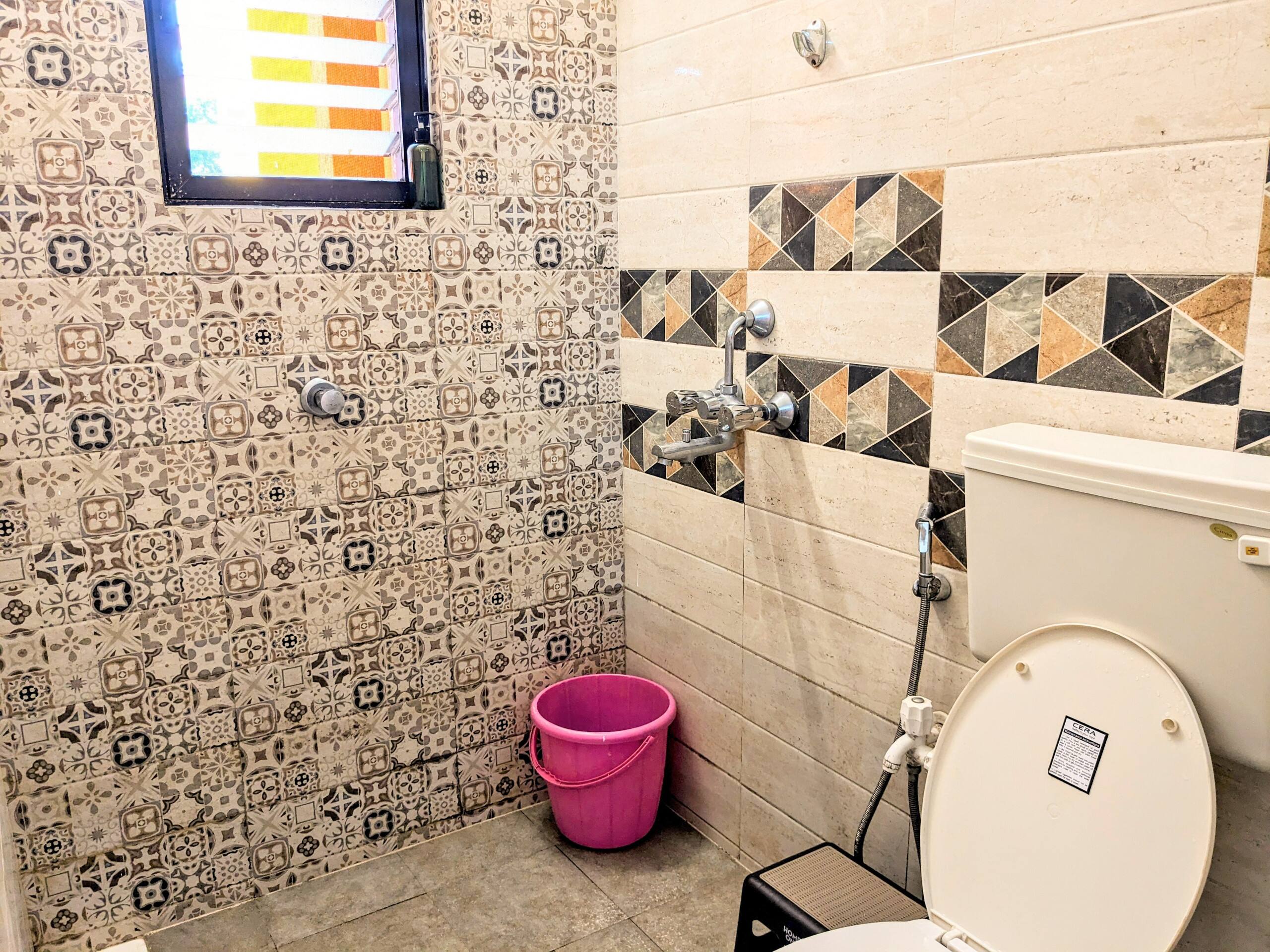2 bedroom flat parking+pool+Wifi Candolim beach 26