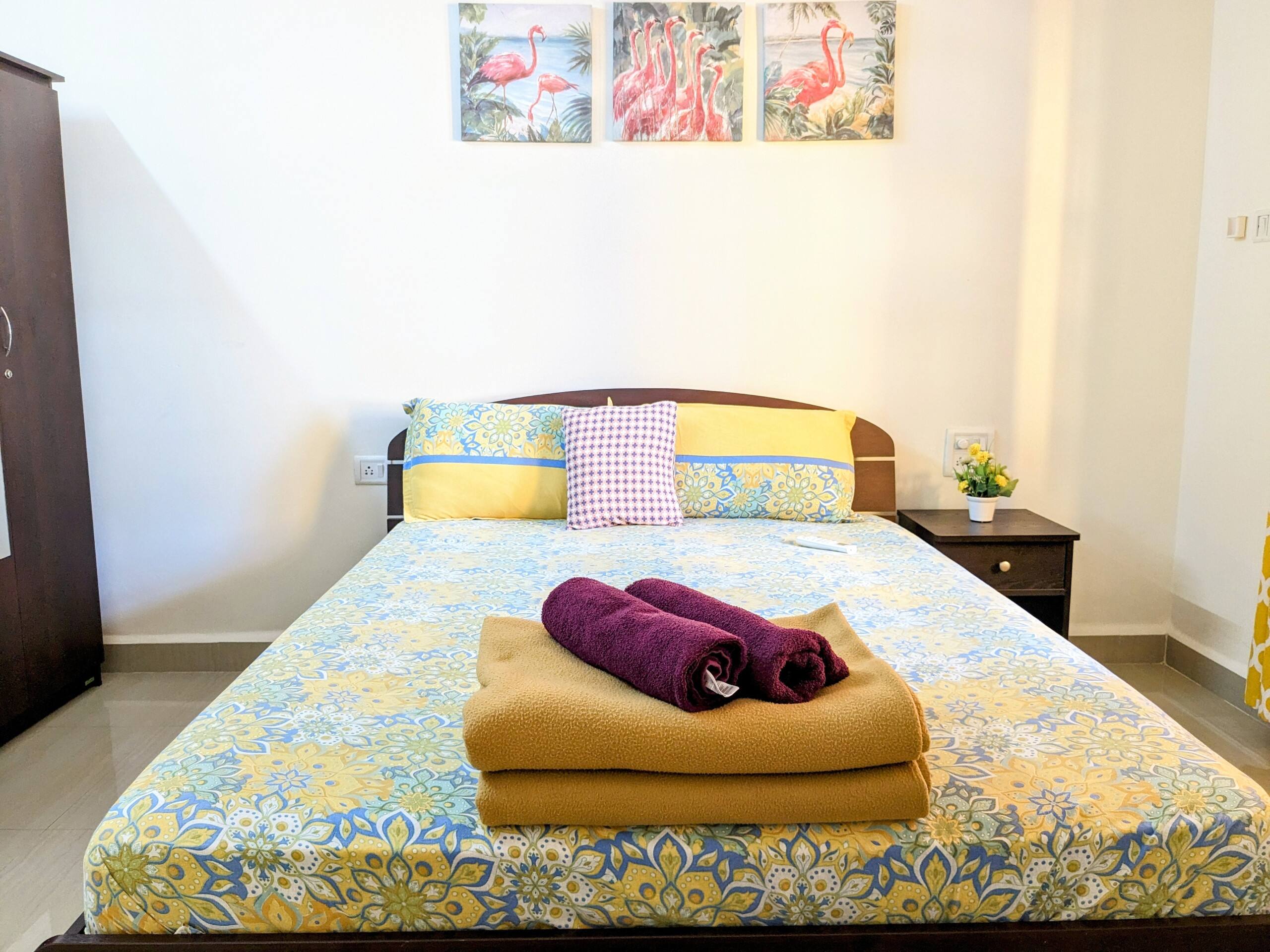 2 bedroom flat parking+pool+Wifi Candolim beach 20