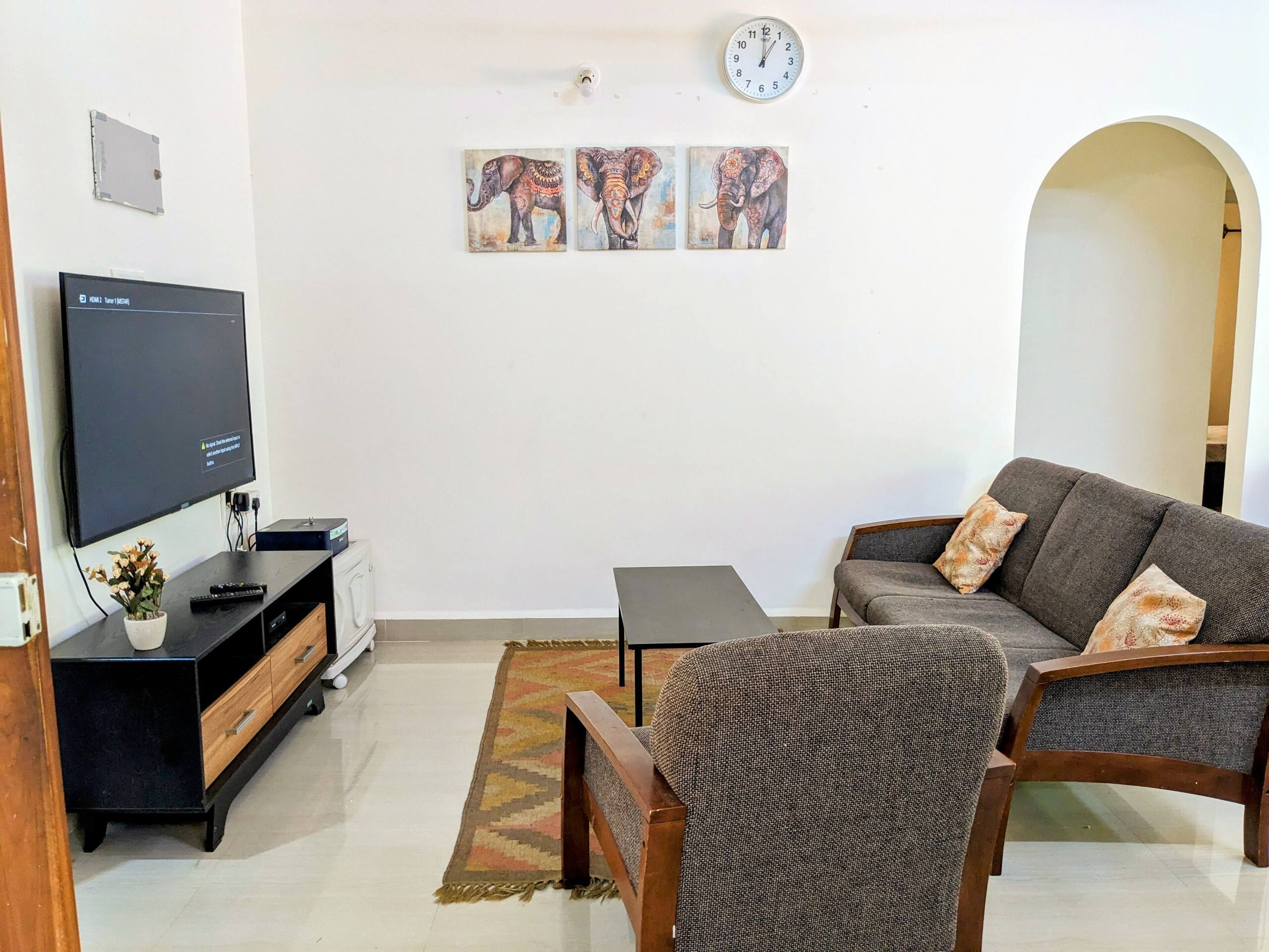 2 bedroom flat parking+pool+Wifi Candolim beach 13