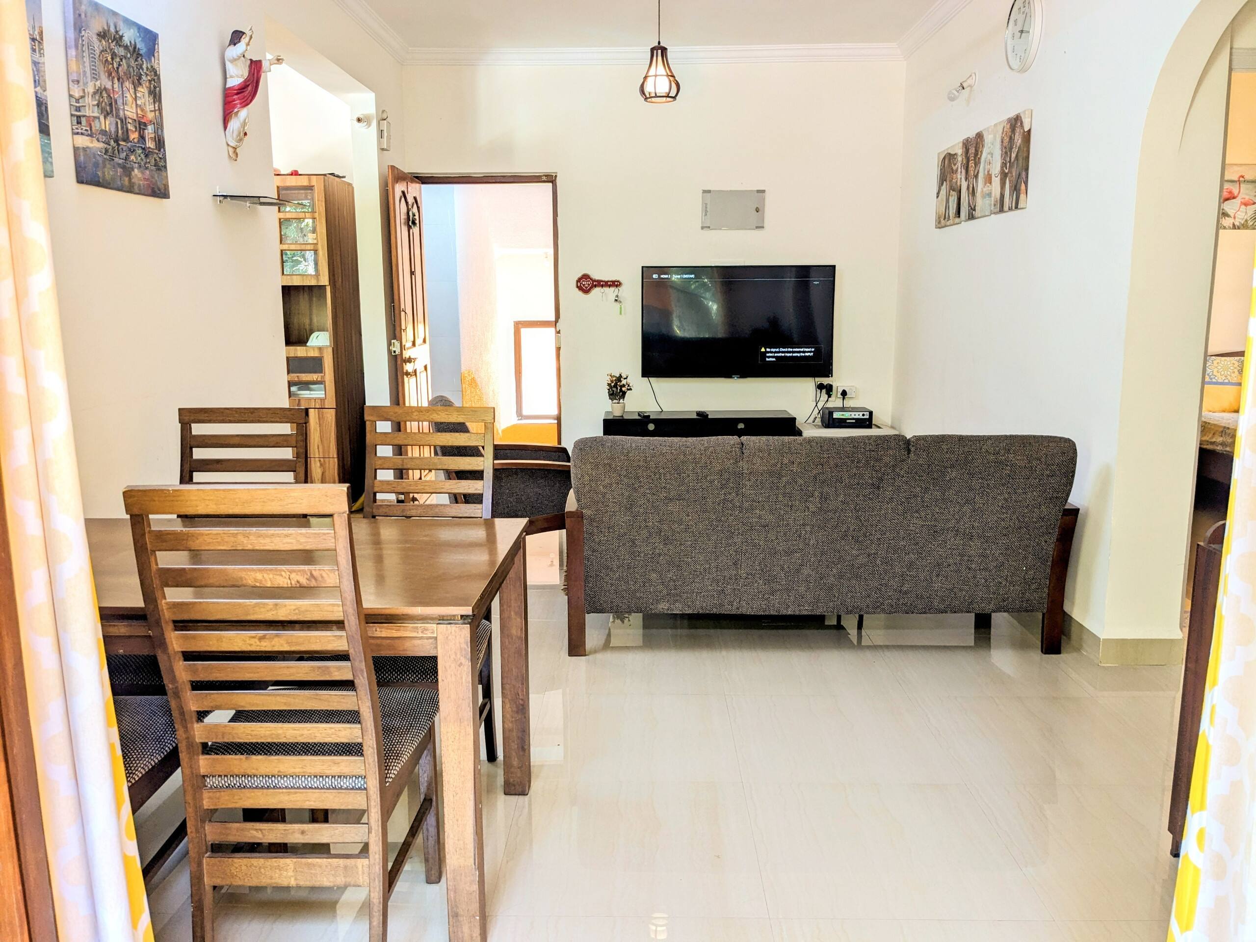 2 bedroom flat parking+pool+Wifi Candolim beach 19