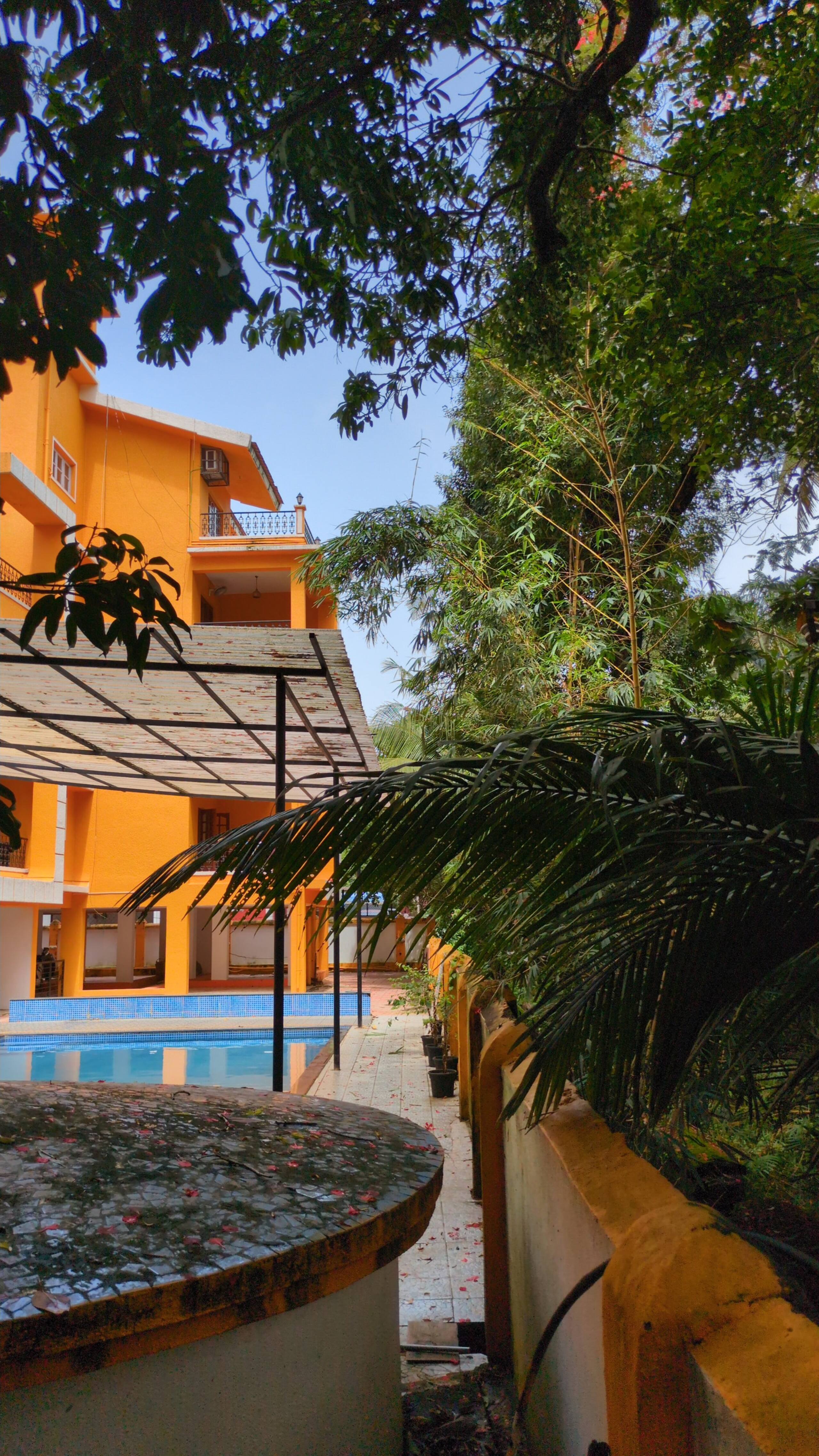 2 bedroom flat parking+pool+Wifi Candolim beach 28