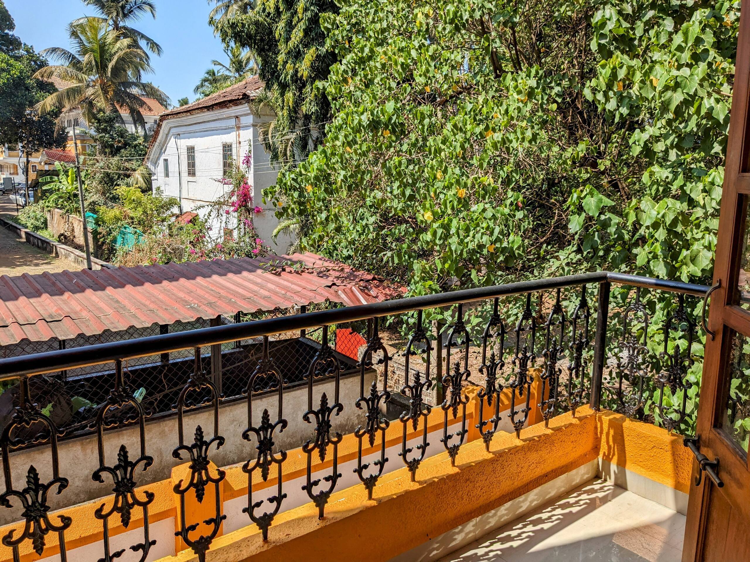 2 bedroom flat parking+pool+Wifi Candolim beach 31