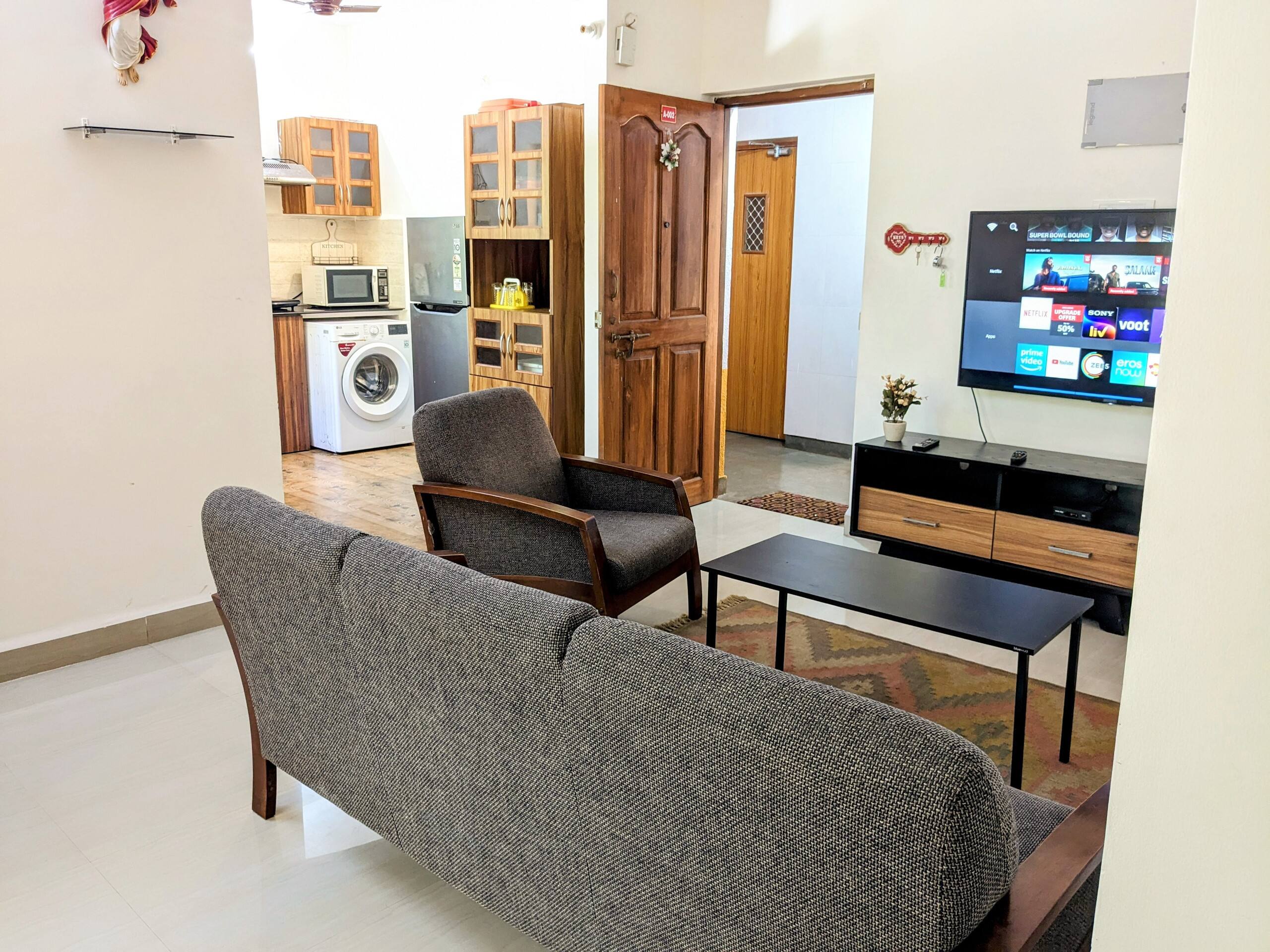 2 bedroom flat parking+pool+Wifi Candolim beach 10