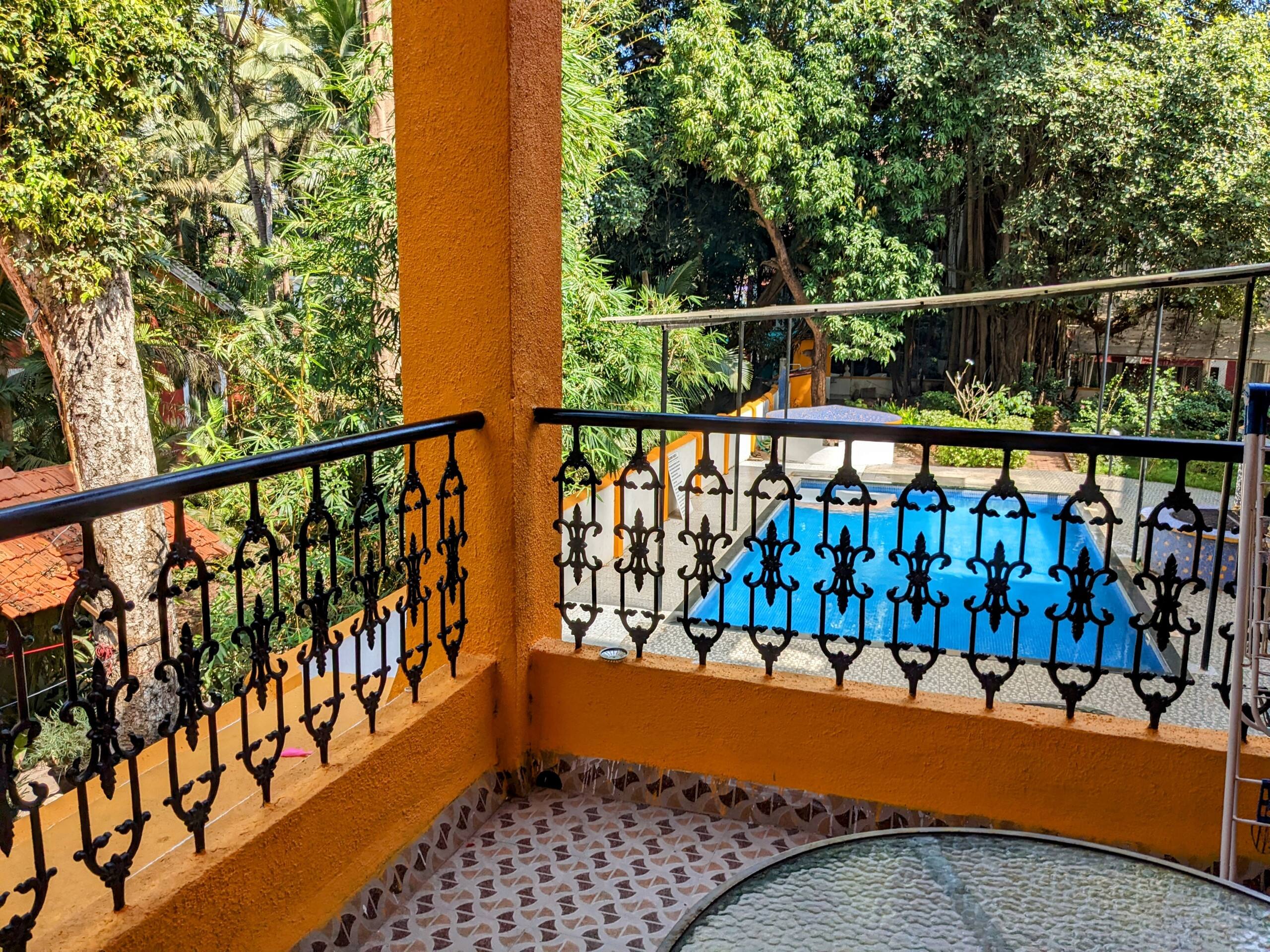 2 bedroom flat parking+pool+Wifi Candolim beach 6