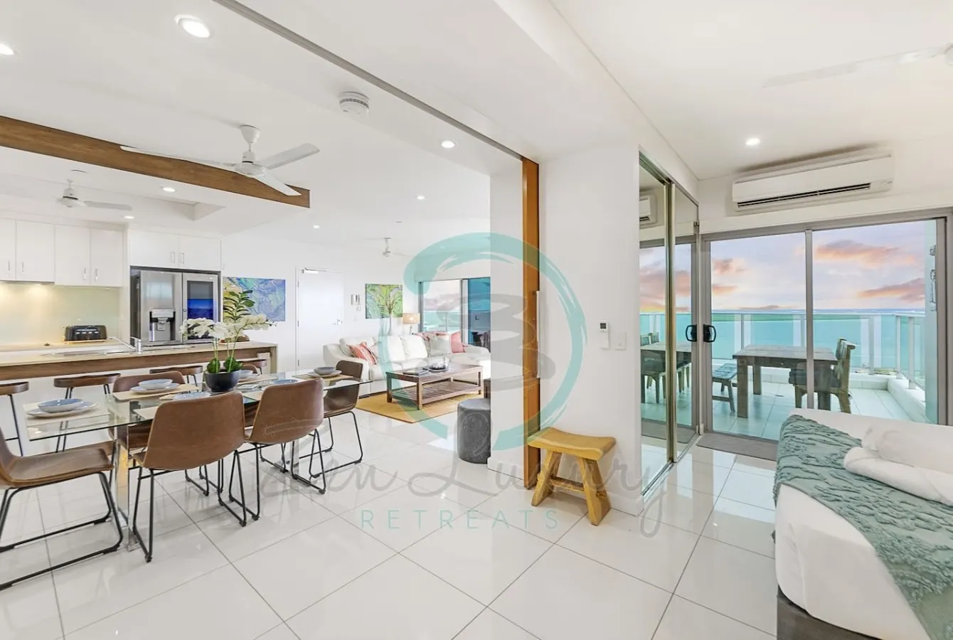 Coastal Magnificence: Pool ~ Workspace ~ Parking 9