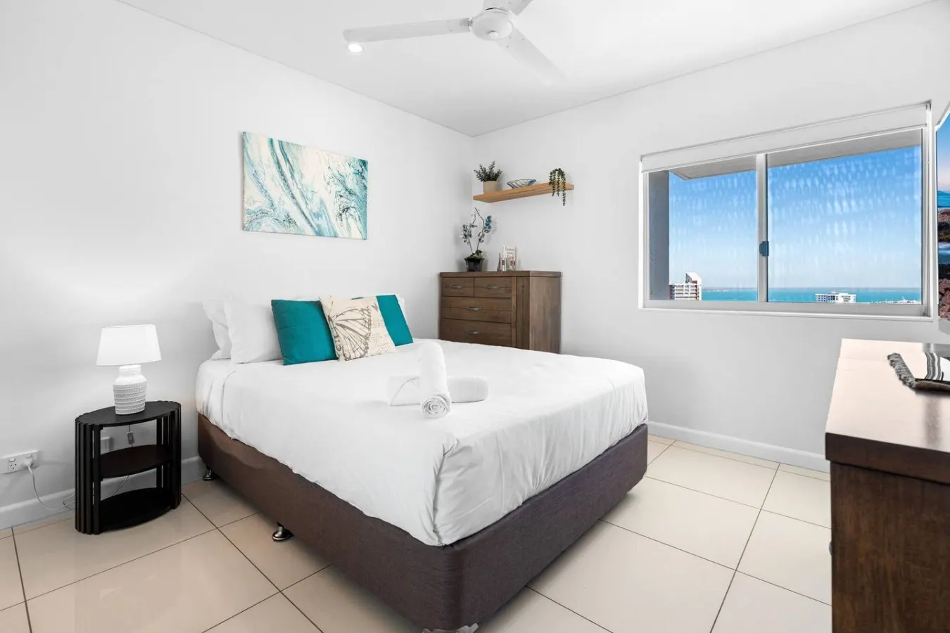 Coastal Magnificence: Pool ~ Workspace ~ Parking 16