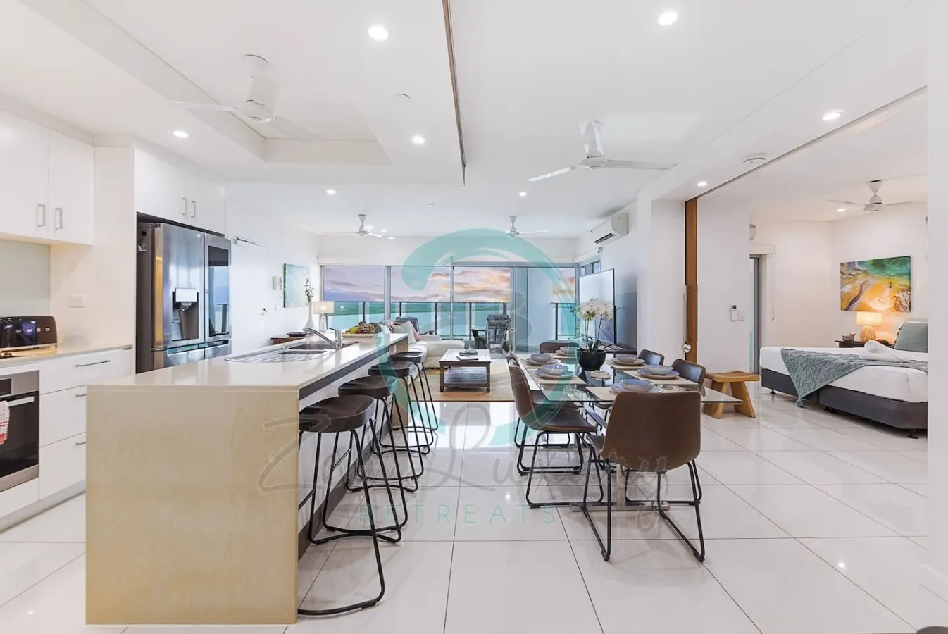 Coastal Magnificence: Pool ~ Workspace ~ Parking — photo 3