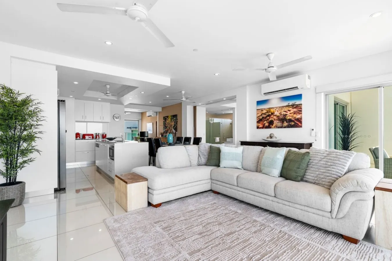 Coastal Magnificence: Pool ~ Workspace ~ Parking 8