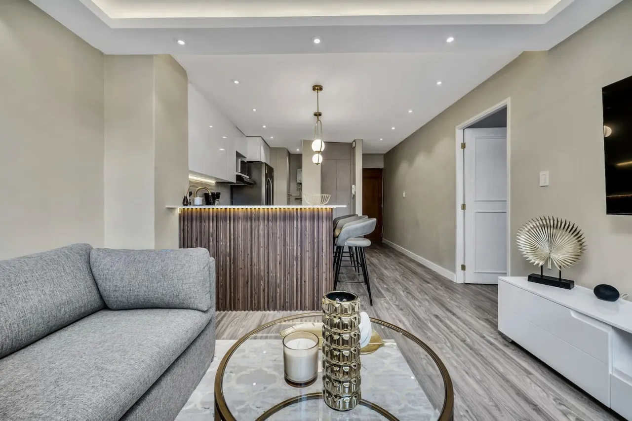 * High End Apartment*1 BD/ 1 BA Views*Ac*Malls 15