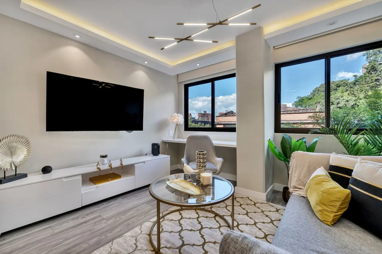 * High End Apartment*1 BD/ 1 BA Views*Ac*Malls 6