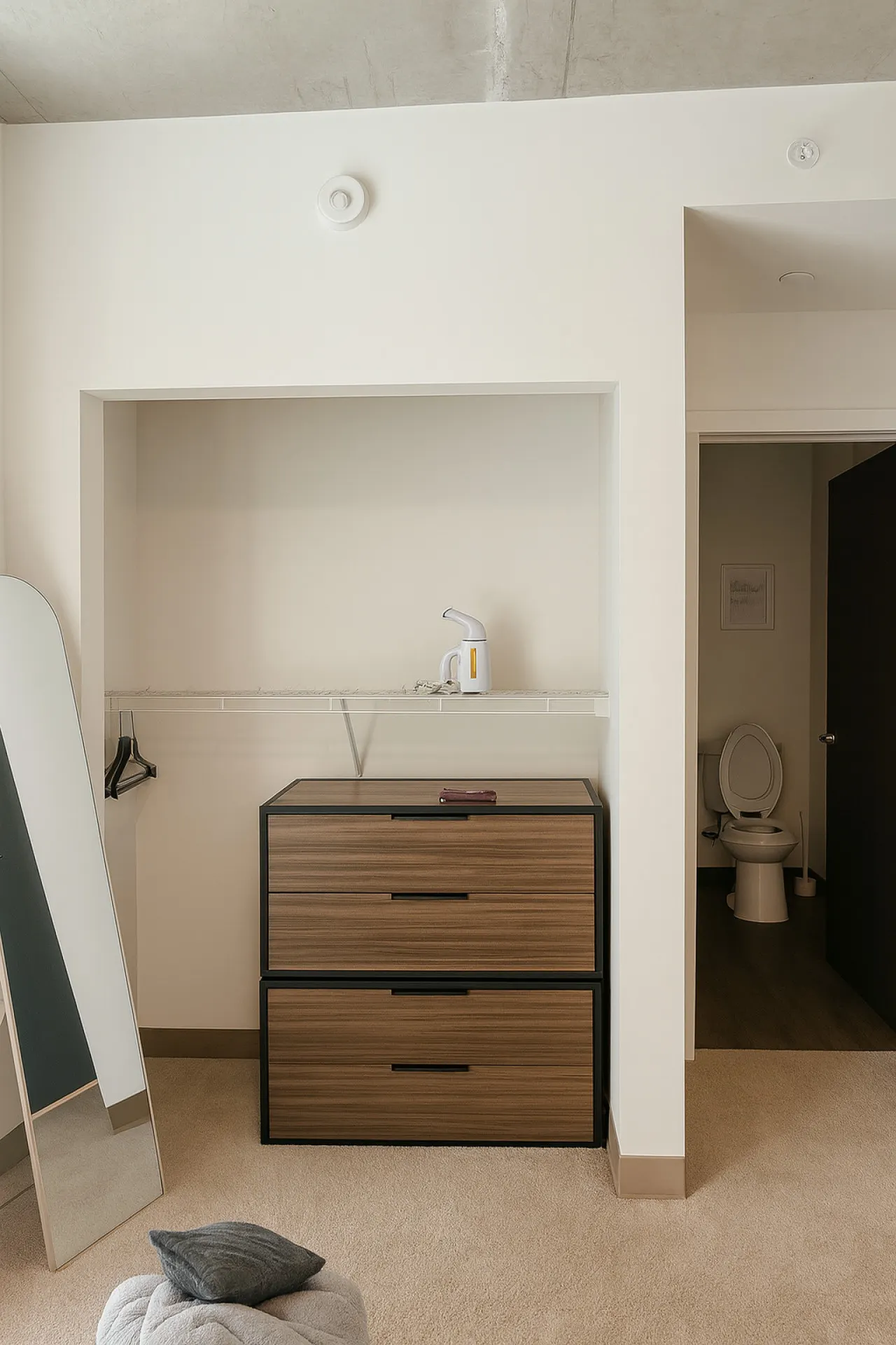 Upscale 2BR Apt Rooftop Deck + Fitness U14 18