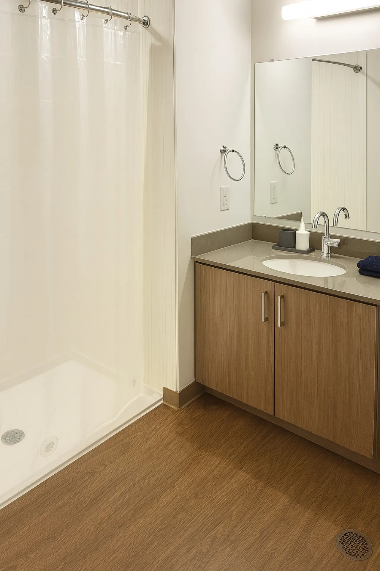 Upscale 2BR Apt Rooftop Deck + Fitness U14 20