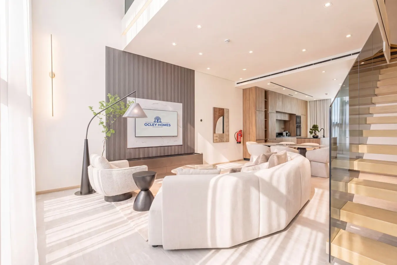 Luxury 3-Floor Townhouse w/ Private Garden 9