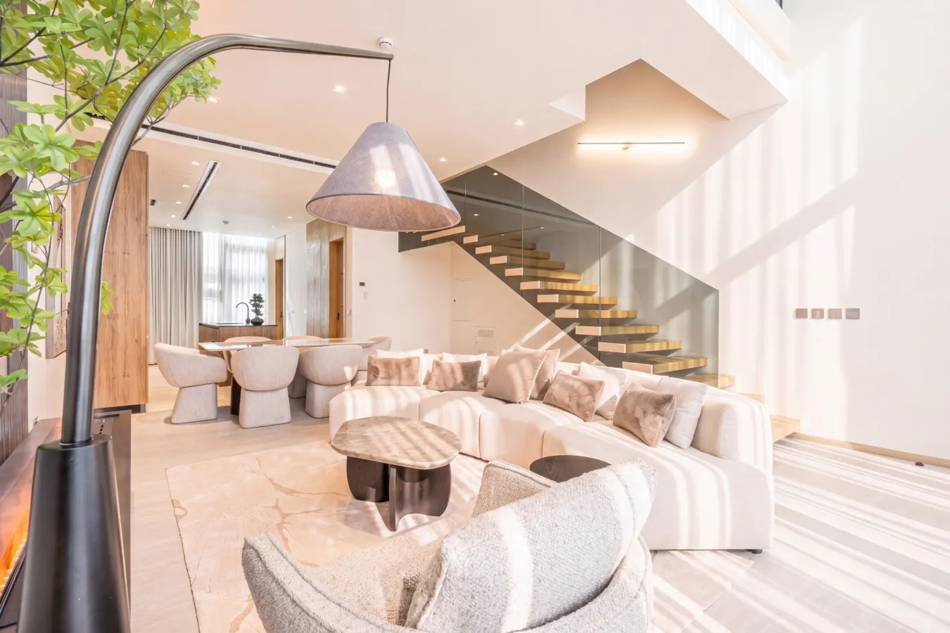 Luxury 3-Floor Townhouse w/ Private Garden 11