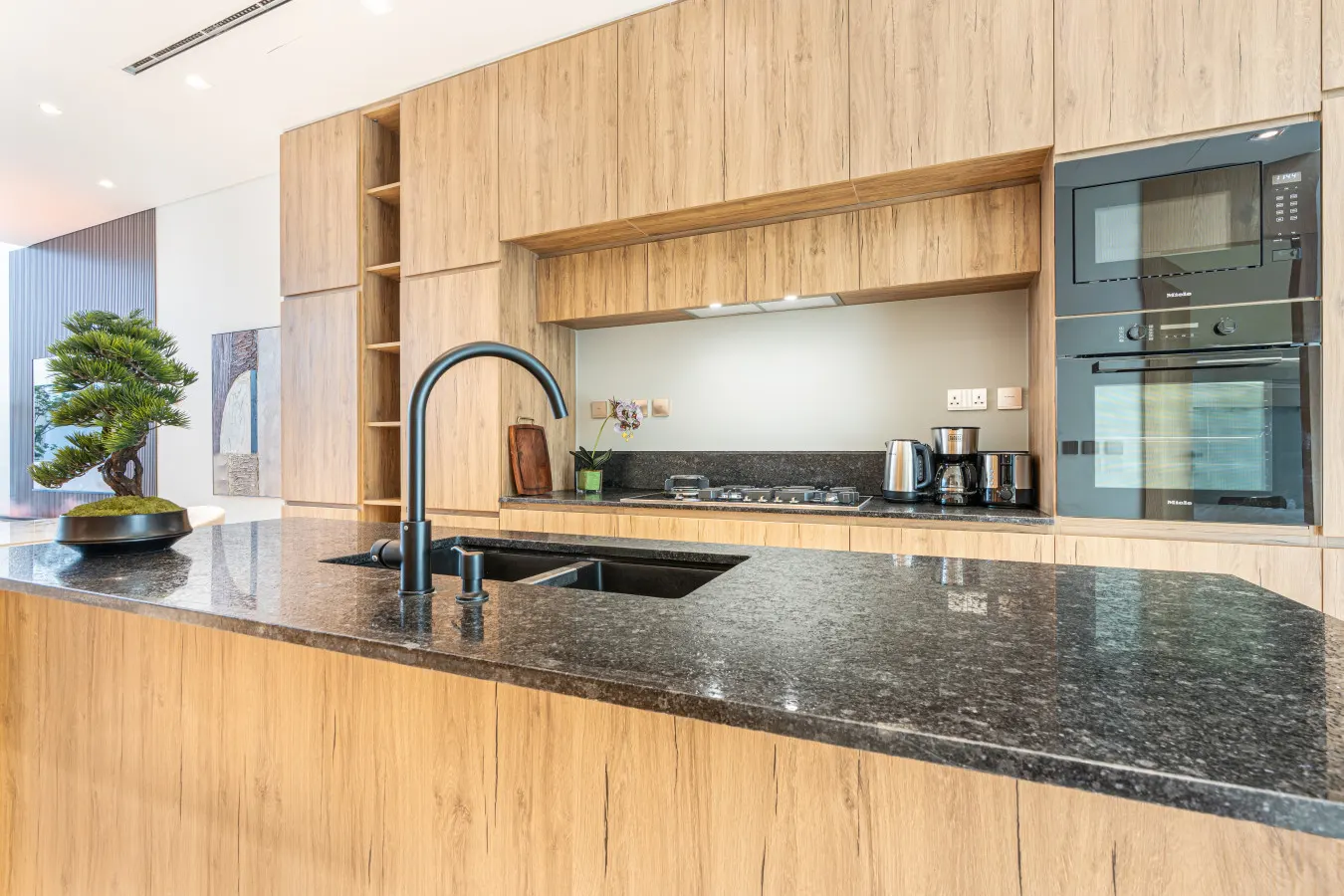 Luxury 3-Floor Townhouse w/ Private Garden 13