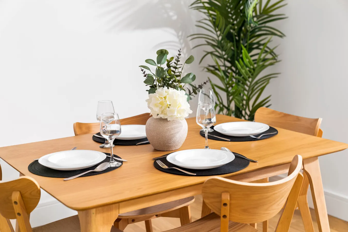 Luxury 2 Bedroom with Balcony - Fast Wi-Fi - Netflix 13