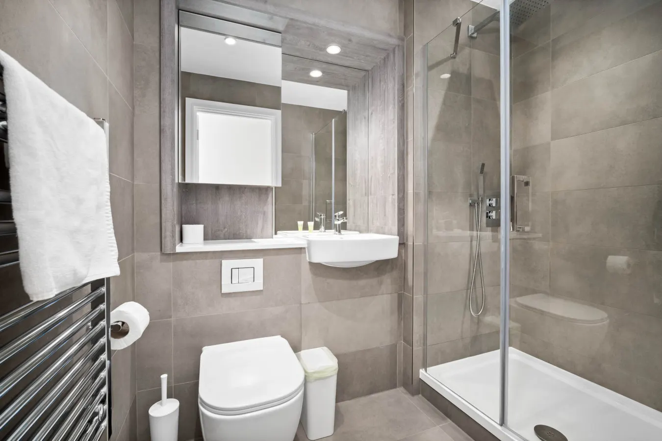 Luxury 2 Bedroom with Balcony - Fast Wi-Fi - Netflix 7