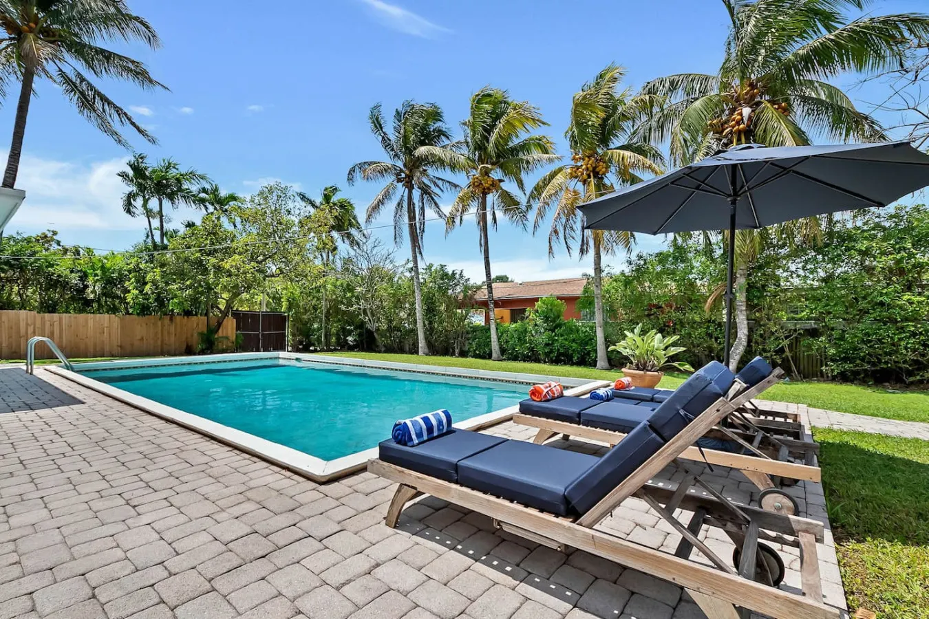 Marlin Stadium 5BR/3BA Villa w/ Pool/BBQ/PoolTable 2