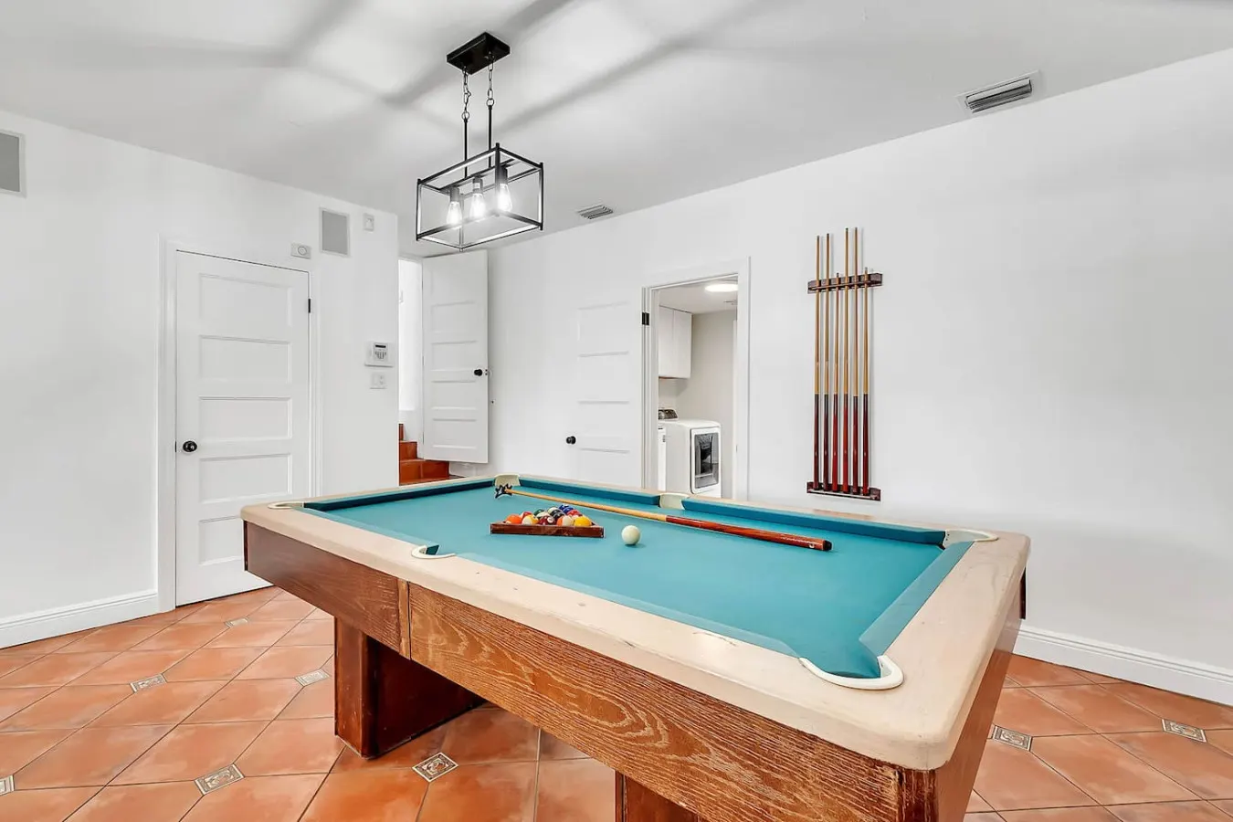 Marlin Stadium 5BR/3BA Villa w/ Pool/BBQ/PoolTable 17