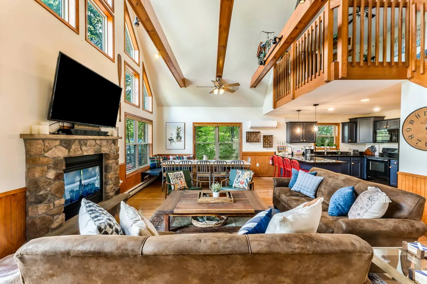 Lux Lake View! HotTub-PoolTable-Arcade-FirePit-BBQ 17