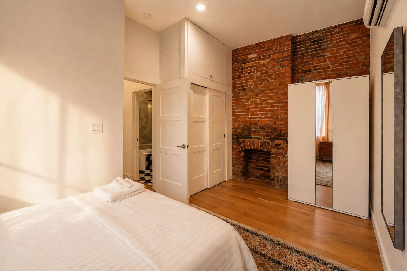 Washington Park 1BR w Parking - Walk Everywhere 16