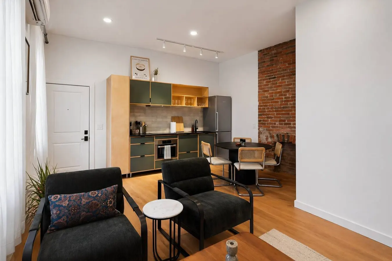 Washington Park 1BR w Parking - Walk Everywhere 18