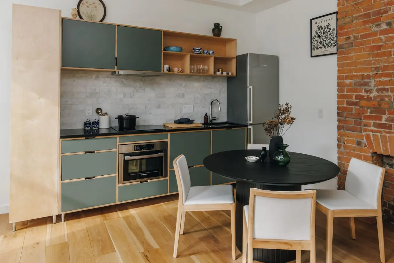 European Style Luxe 1BD, Walk to All OTR 15