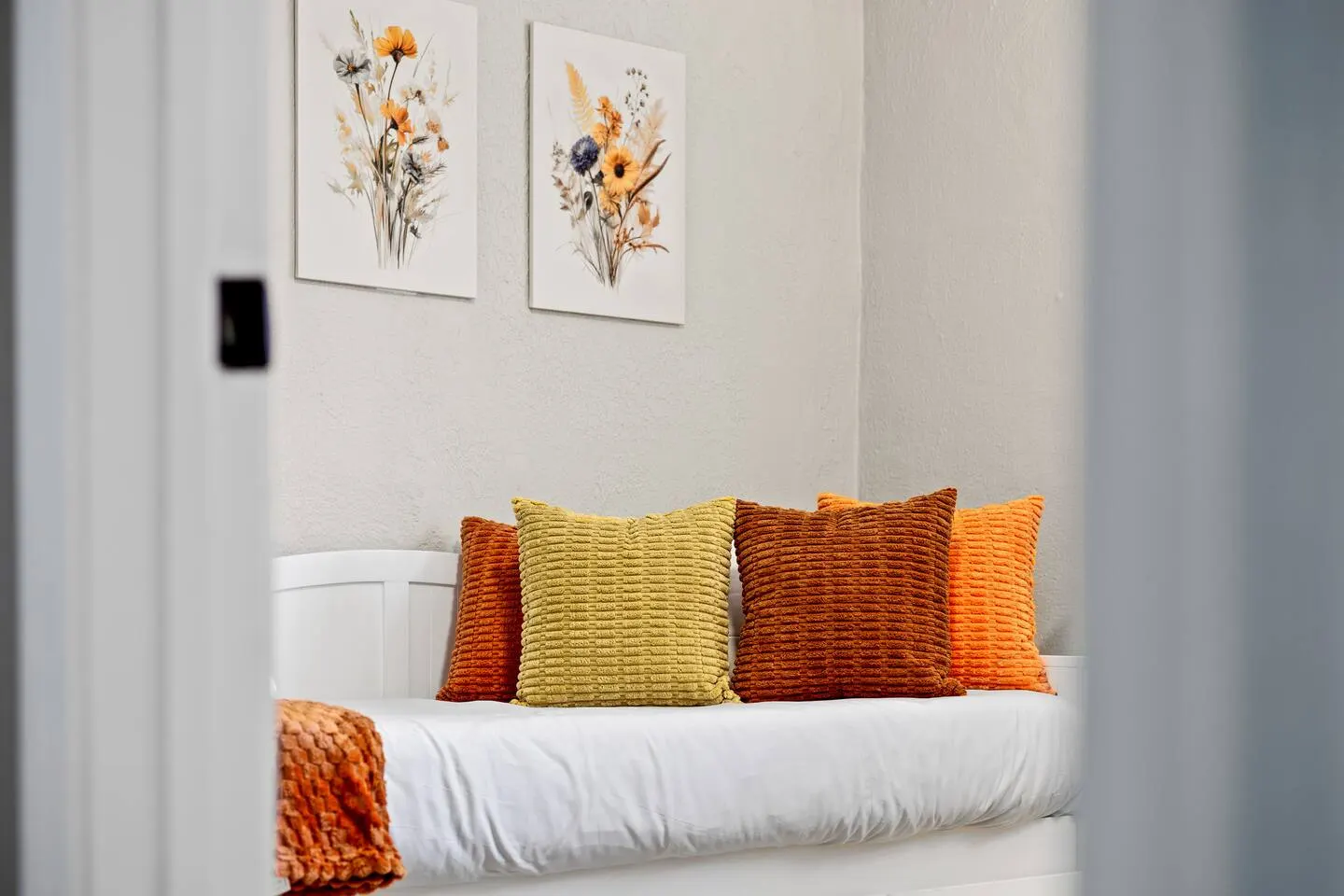 Cozy 2BR Unit in the heart of Summerhill 11