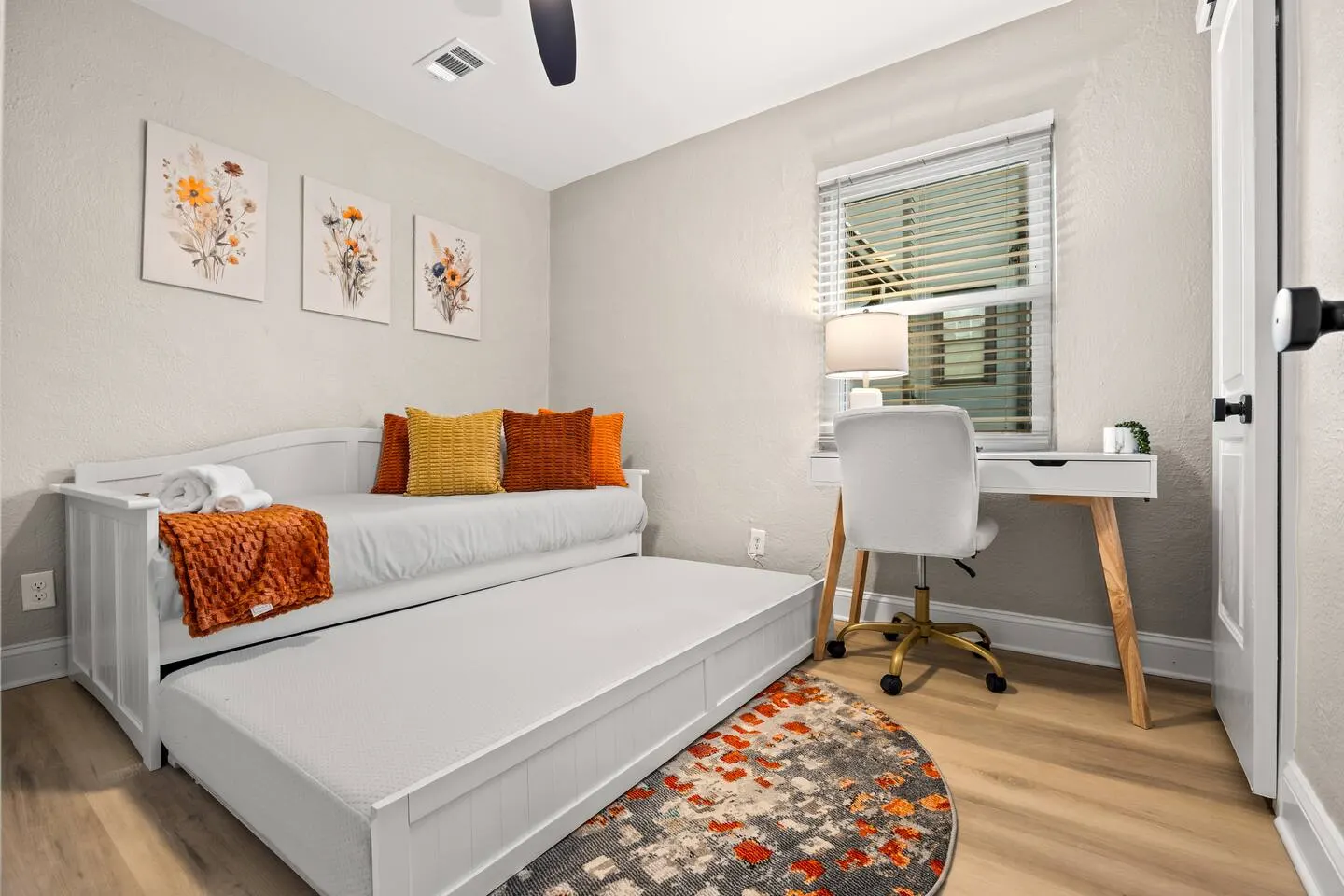 Cozy 2BR Unit in the heart of Summerhill 13
