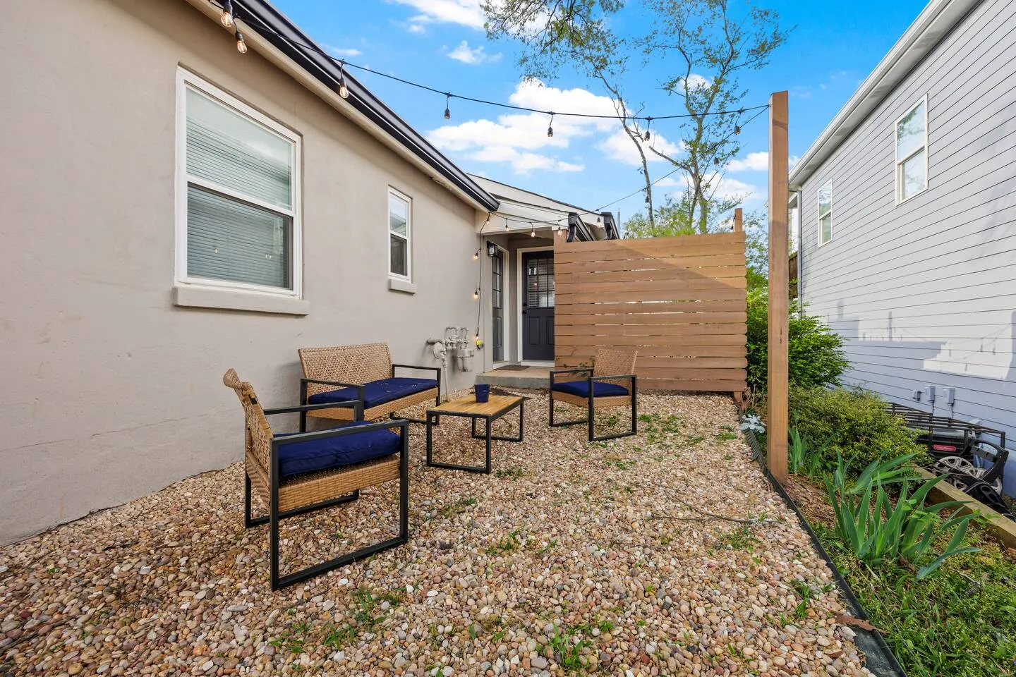Cozy 2BR Unit in the heart of Summerhill 16