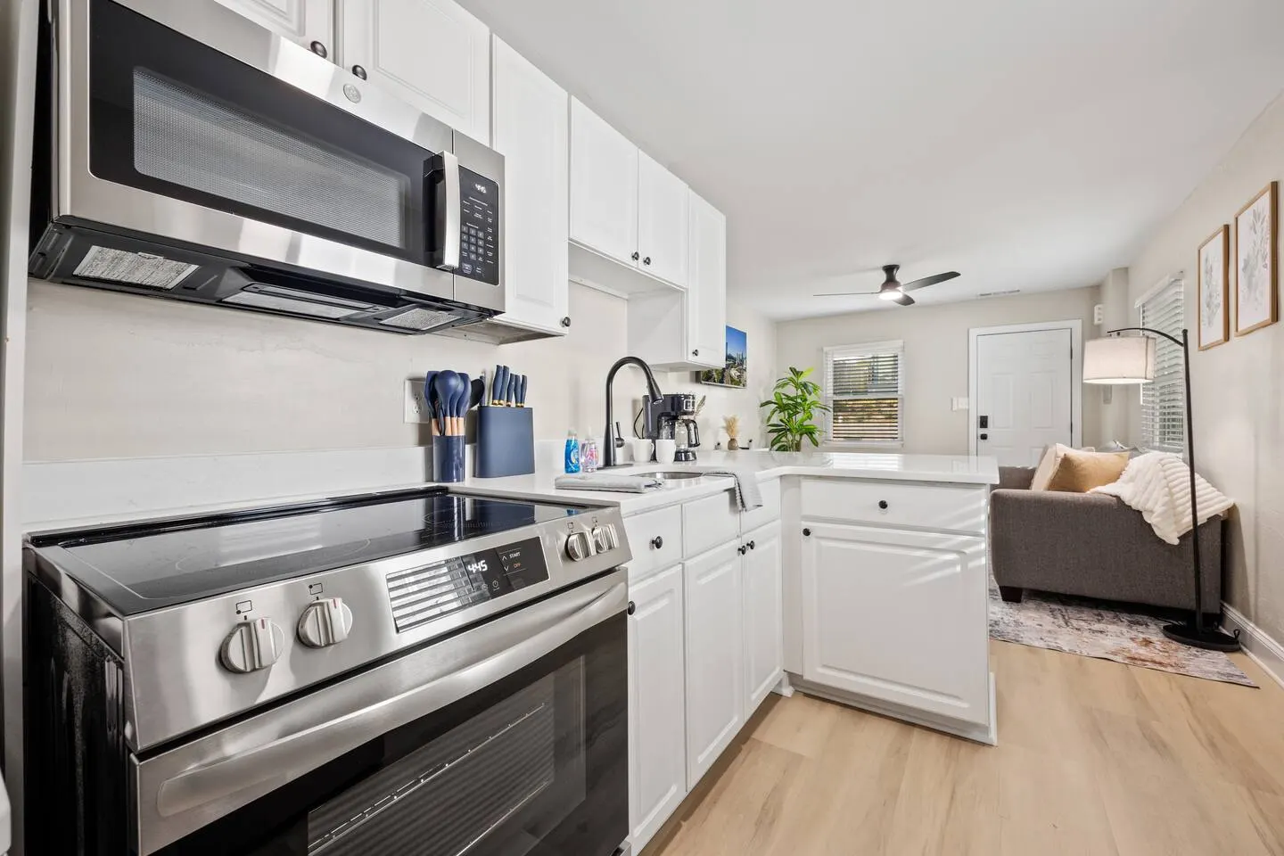 Cozy 2BR Unit in the heart of Summerhill — photo 4