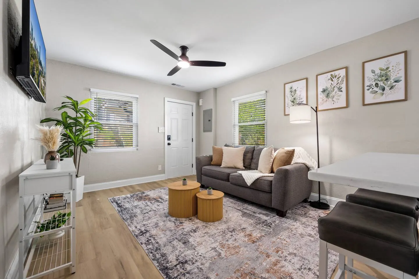Cozy 2BR Unit in the heart of Summerhill — photo 5