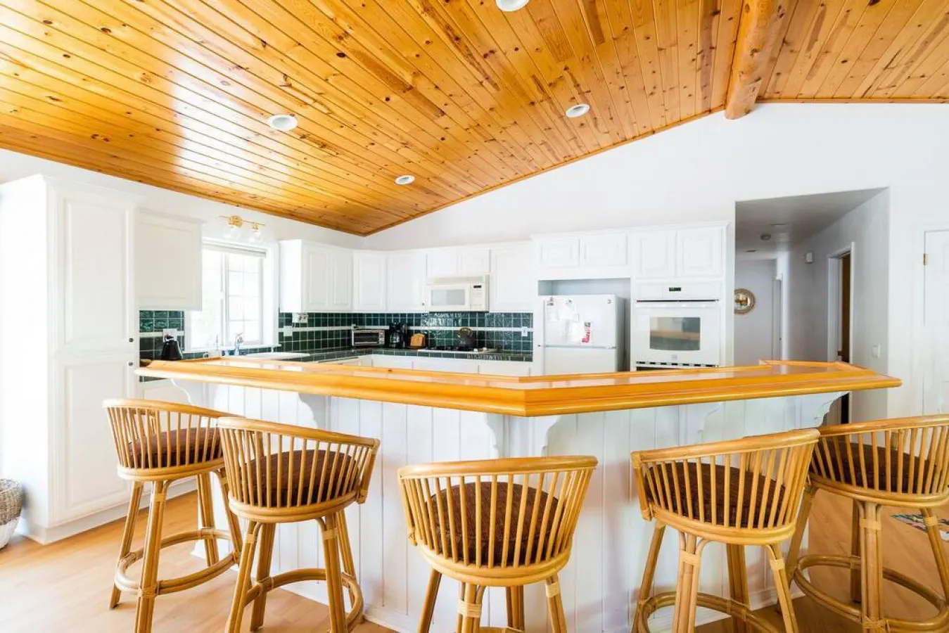 NAMU CABIN Modern Chic Design Spa & Gameroom 3