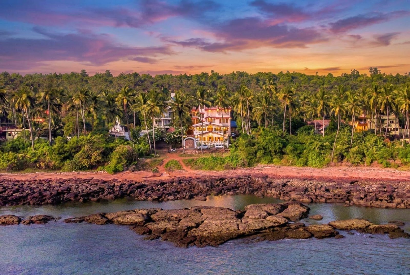 4BR| Luxe Pool+Breakfast |StayVista| Bay View @Goa 9